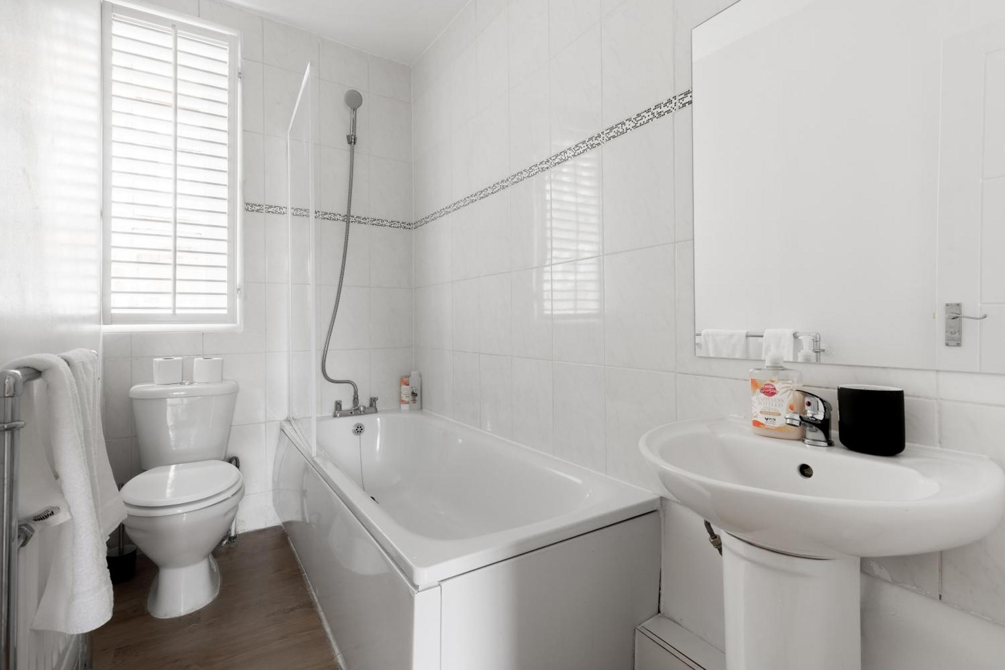 Cozy 1 Bedroom Flat Paddington 런던 객실 사진
