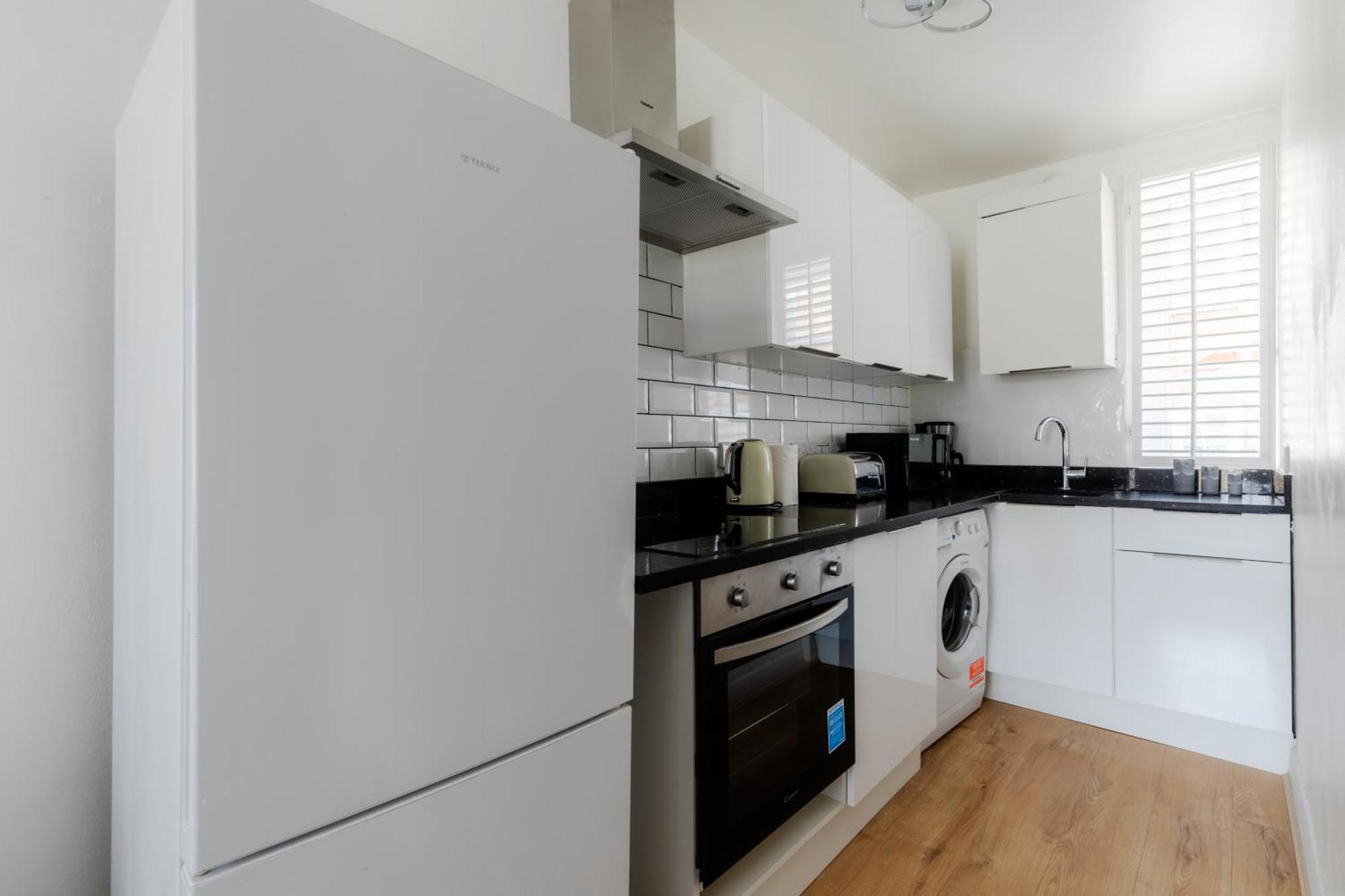 Cozy 1 Bedroom Flat Paddington 런던 객실 사진