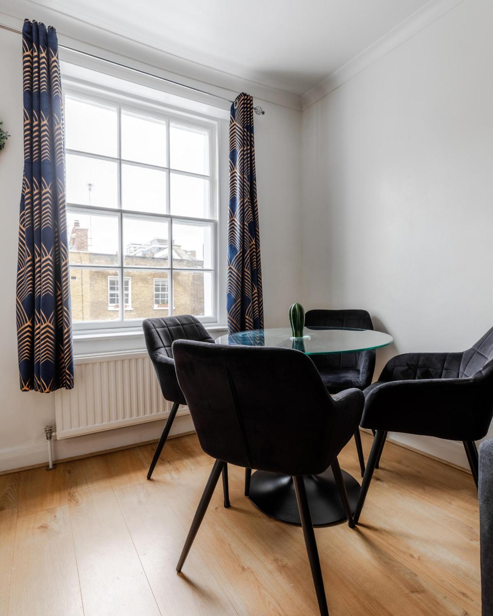 Cozy 1 Bedroom Flat Paddington 런던 객실 사진